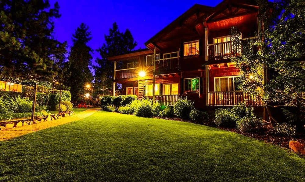 Red Wolf Lakeside Lodge