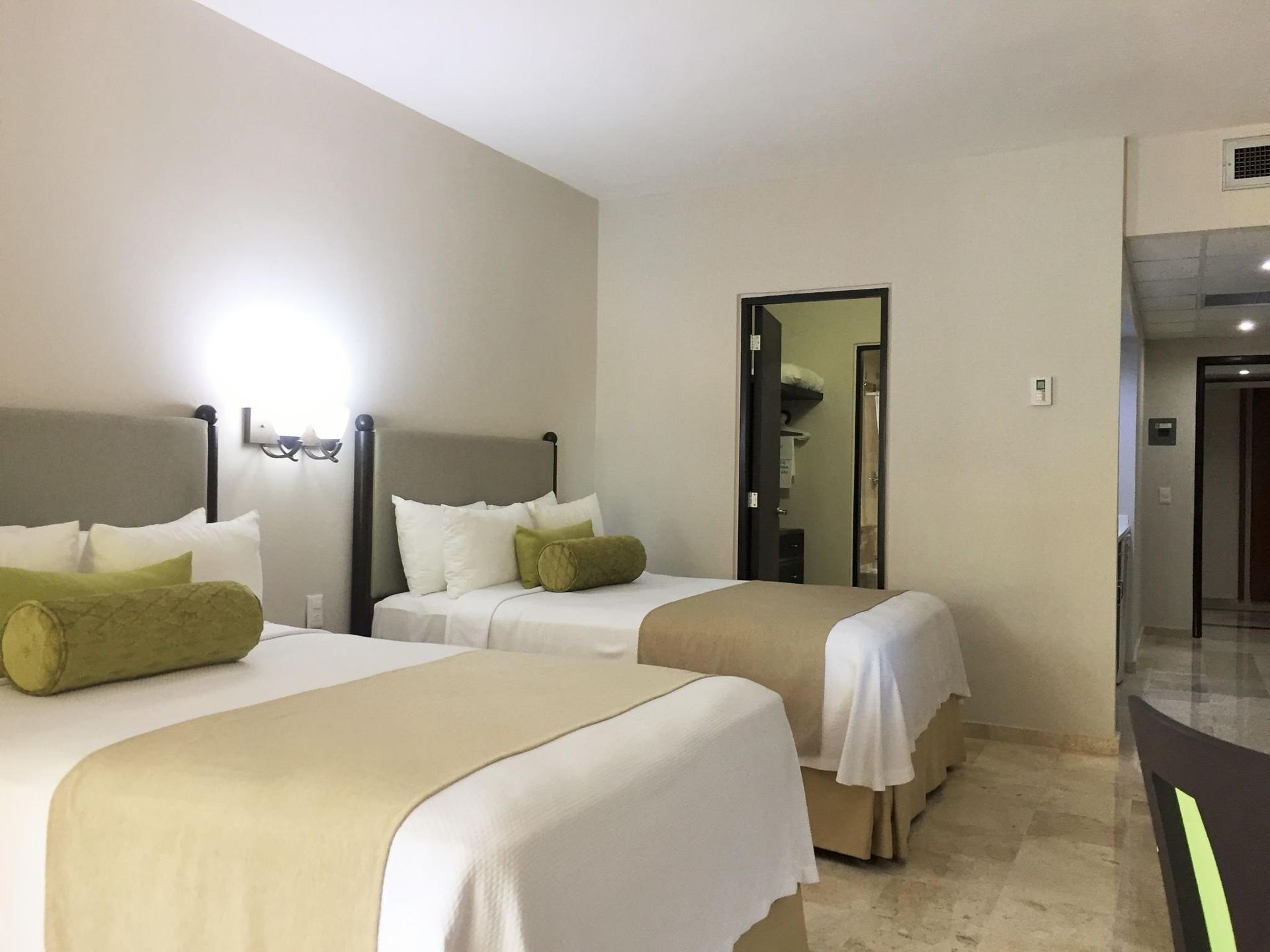 Imperial Fiesta Club at Hotel Casa Maya in Cancun, Mexico